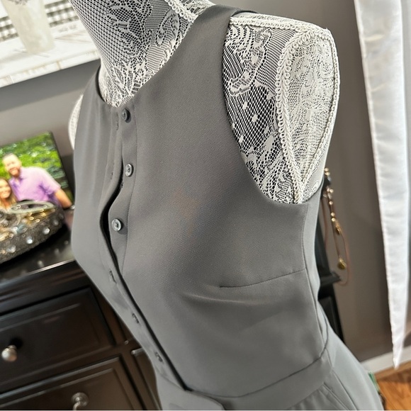 Banana Republic Sleeveless Gray Button-Front Faux Belted Dress Size 4 - Picture 4 of 12